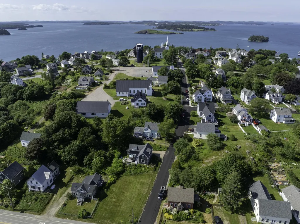 53 Washington Street Lubec ME 04652