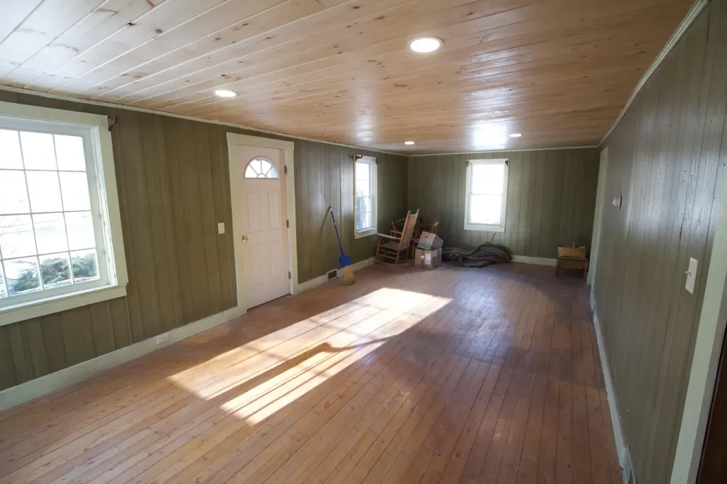 103 Pleasant Street Dexter ME 04930