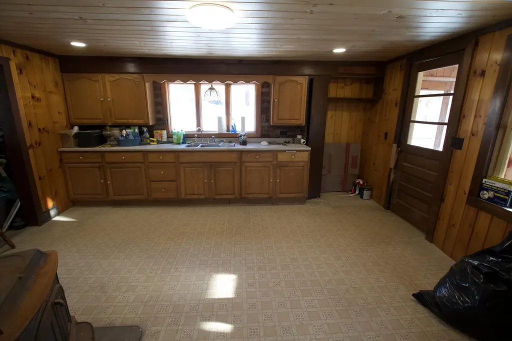 103 Pleasant Street Dexter ME 04930