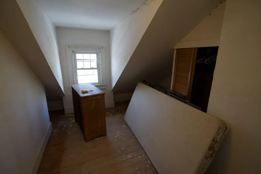 103 Pleasant Street Dexter ME 04930