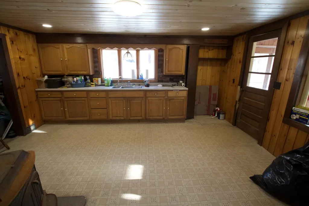103 Pleasant Street Dexter ME 04930