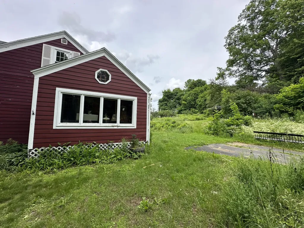 103 Pleasant Street Dexter ME 04930