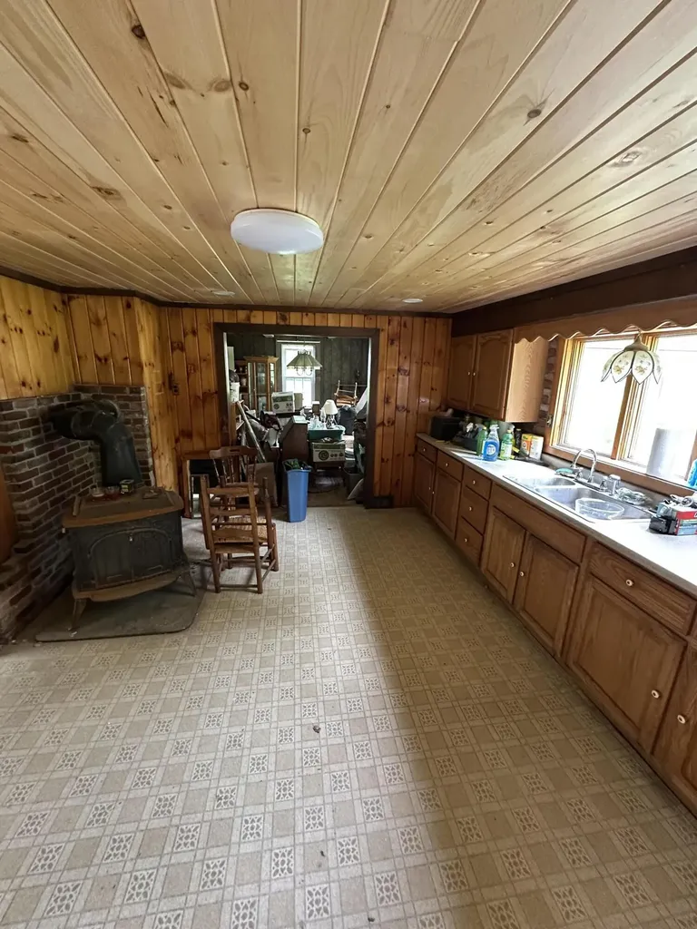 103 Pleasant Street Dexter ME 04930