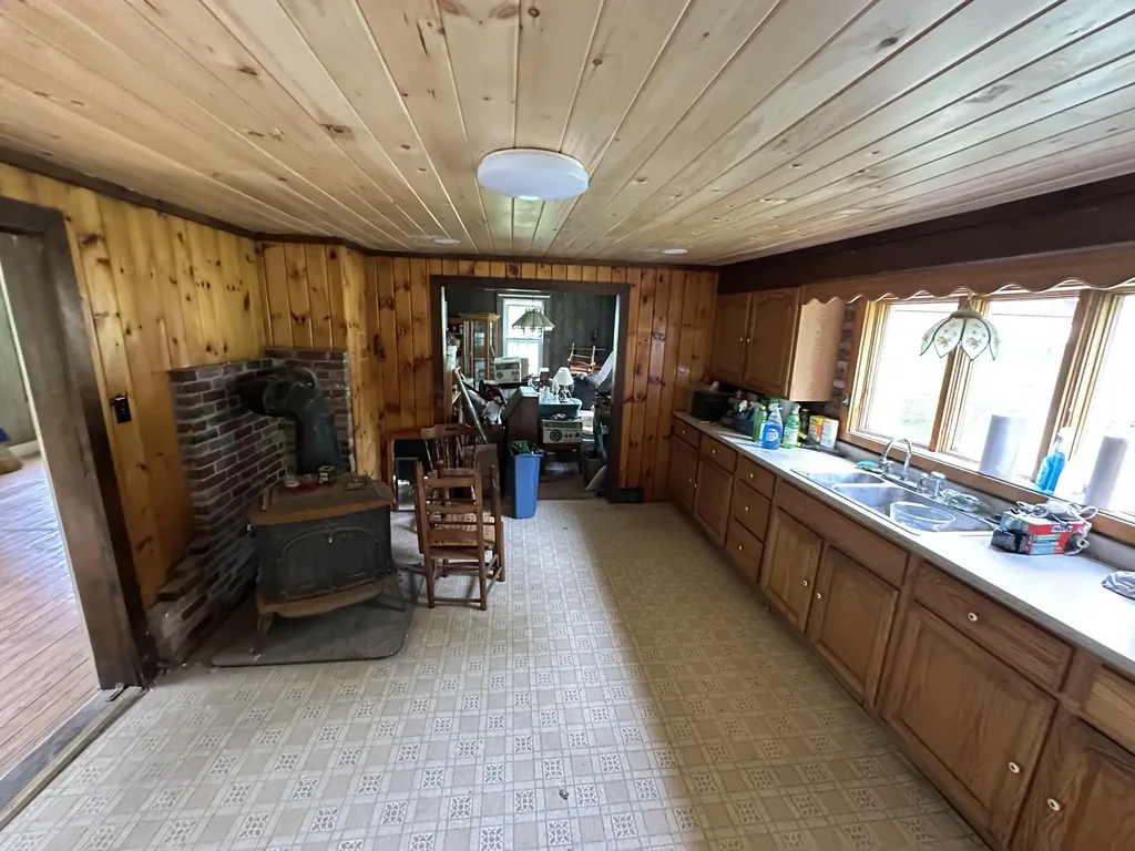 103 Pleasant Street Dexter ME 04930