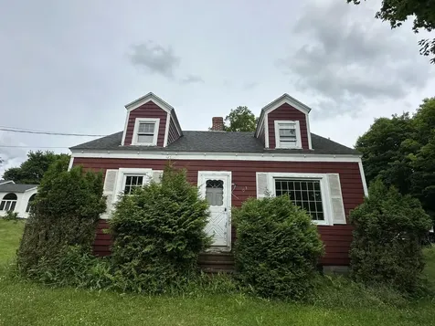 103 Pleasant Street Dexter ME 04930