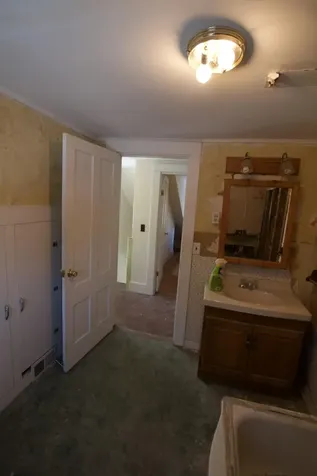 103 Pleasant Street Dexter ME 04930