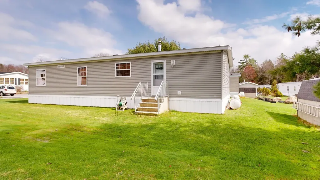 8 Sheldon Place Lewiston ME 04240