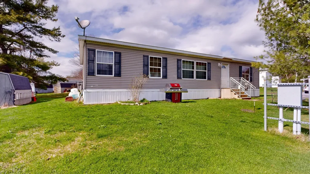 8 Sheldon Place Lewiston ME 04240