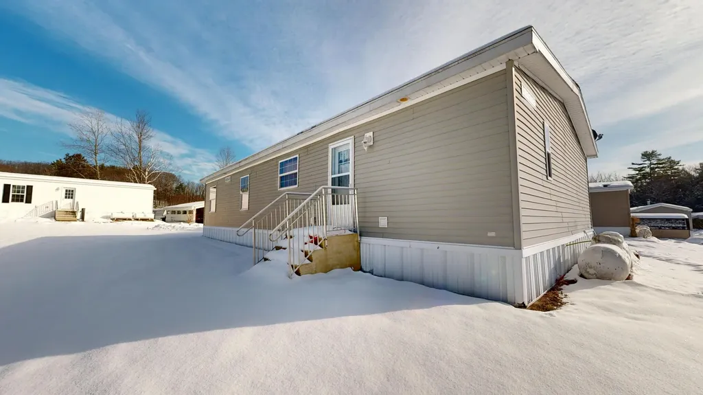 8 Sheldon Place Lewiston ME 04240