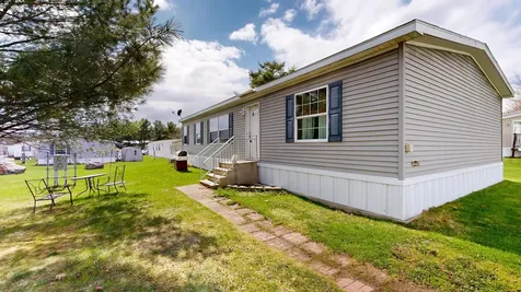 8 Sheldon Place Lewiston ME 04240