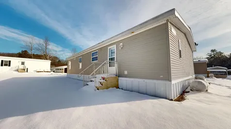 8 Sheldon Place Lewiston ME 04240