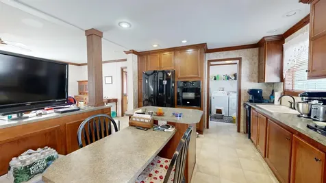 8 Sheldon Place Lewiston ME 04240