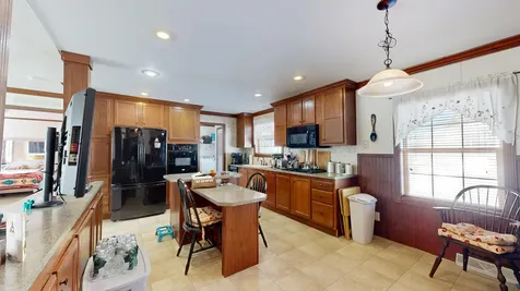 8 Sheldon Place Lewiston ME 04240