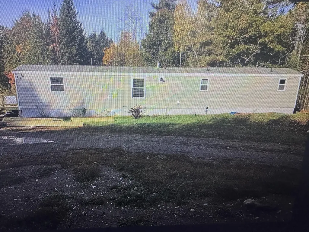 42 Penny Lane Whitefield ME 04353