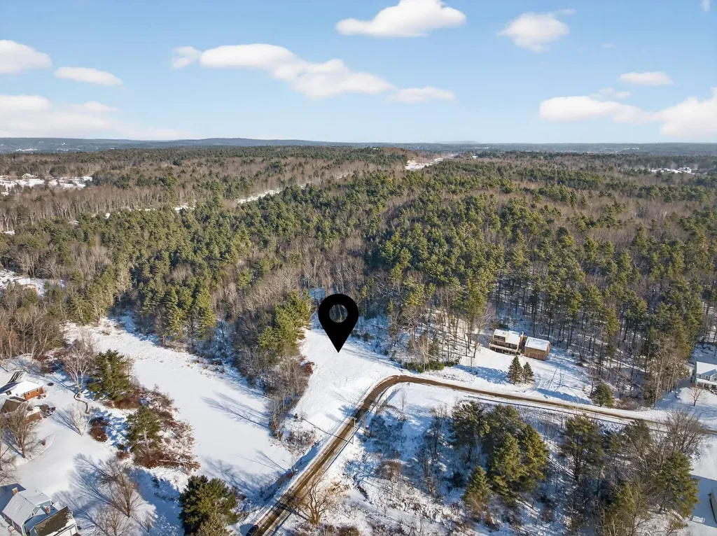 6 Eastern Avenue Falmouth ME 04105