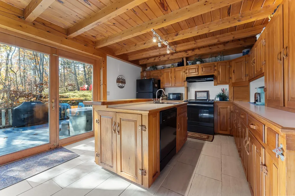 6 Abenaki Road Boothbay Harbor ME 04538