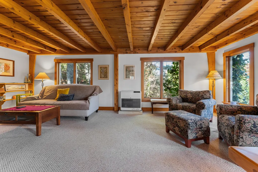 6 Abenaki Road Boothbay Harbor ME 04538