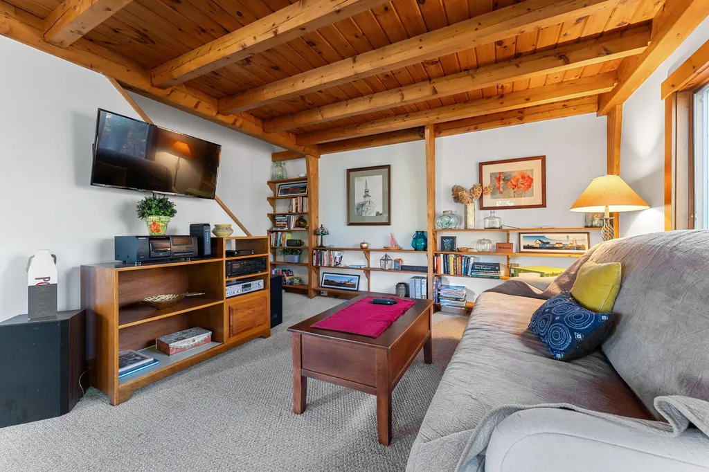 6 Abenaki Road Boothbay Harbor ME 04538