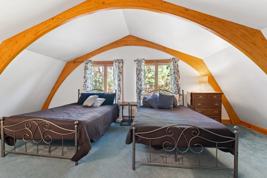 6 Abenaki Road Boothbay Harbor ME 04538