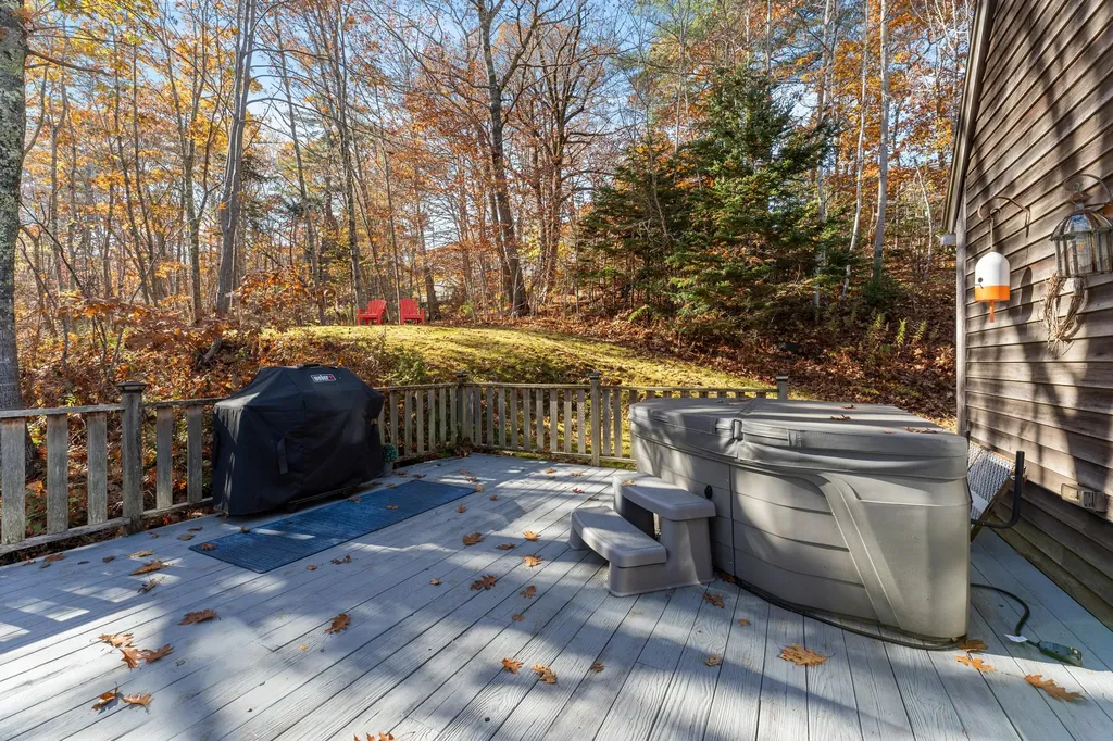 6 Abenaki Road Boothbay Harbor ME 04538