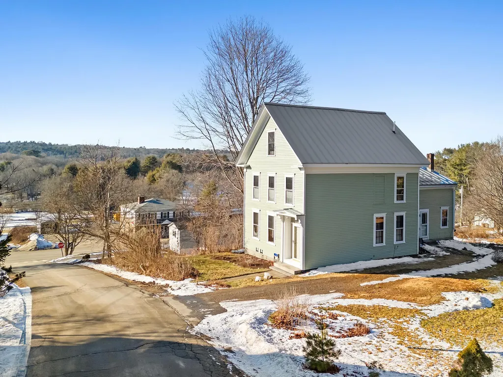 16 School Street Waldoboro ME 04572