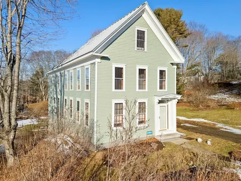 16 School Street Waldoboro ME 04572