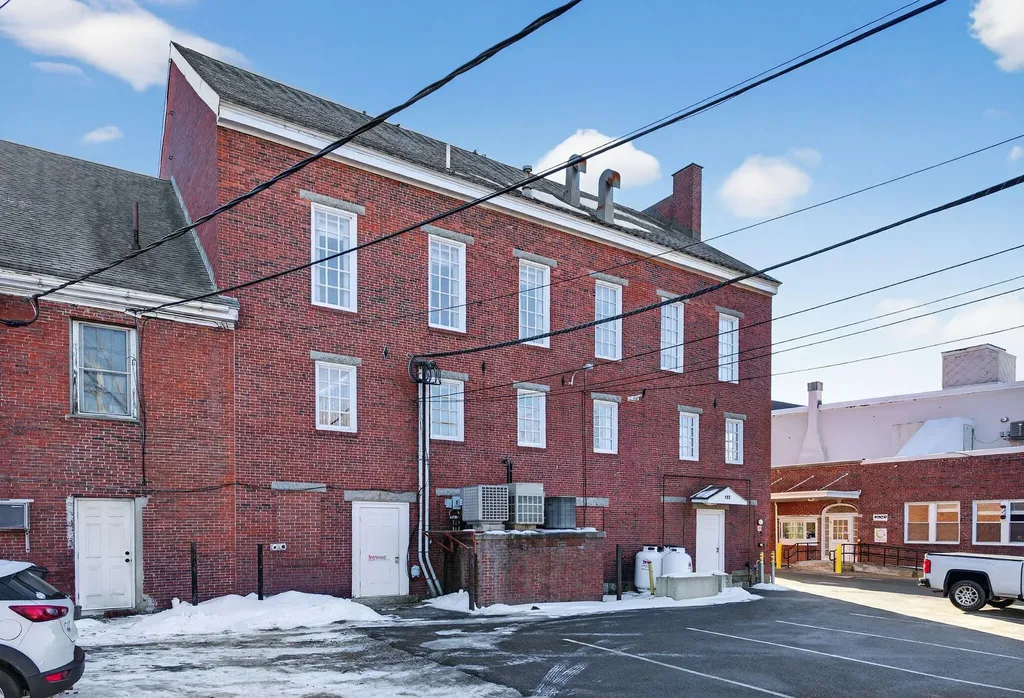 190 Main Street Saco ME 04072
