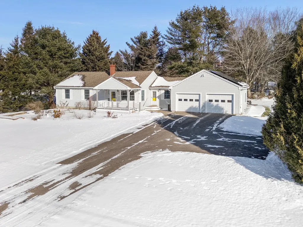 25 Lake View Terrace Rockland ME 04841