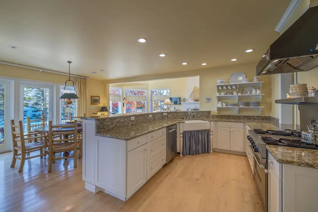 75 Old Cove Lane Brooklin ME 04616