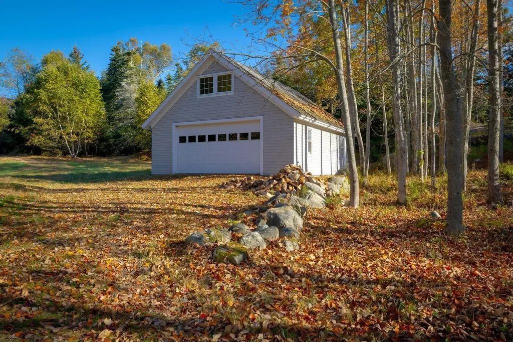75 Old Cove Lane Brooklin ME 04616