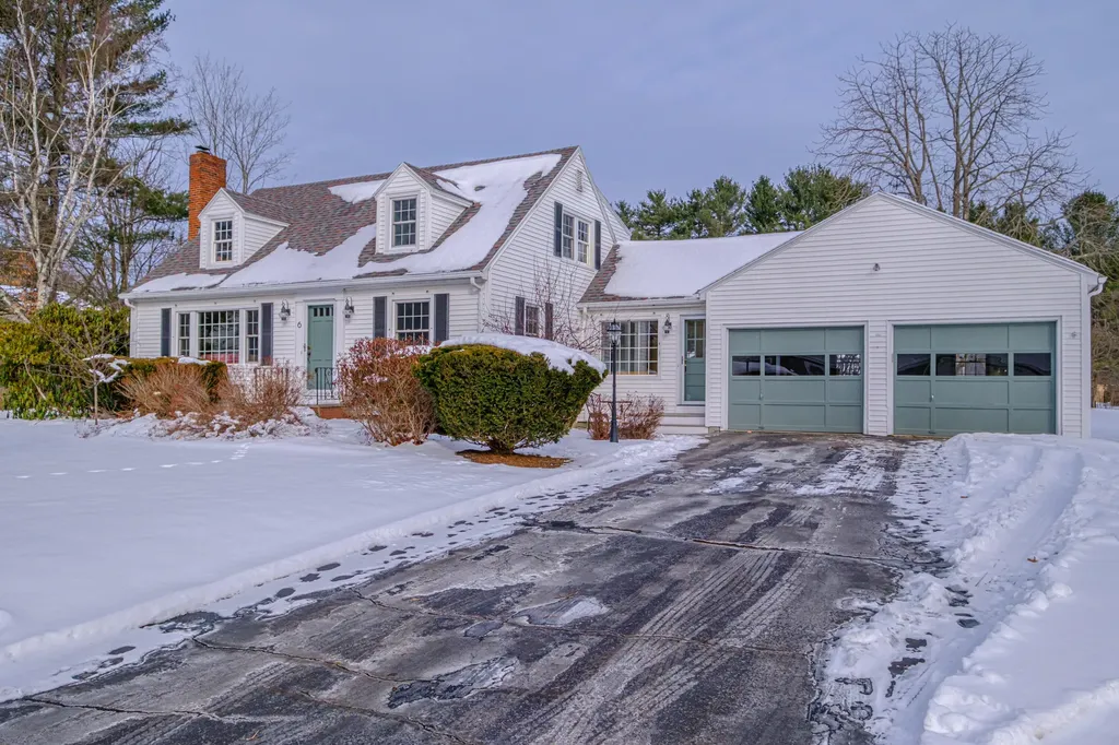 6 Woodside Drive Cumberland ME 04021