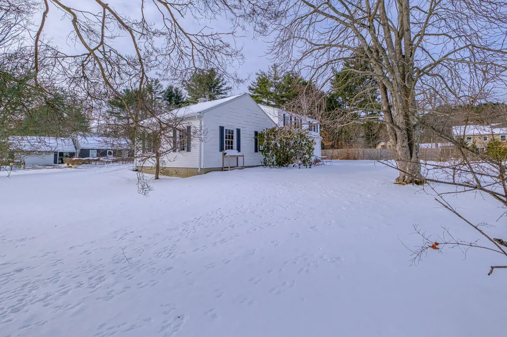 6 Woodside Drive Cumberland ME 04021