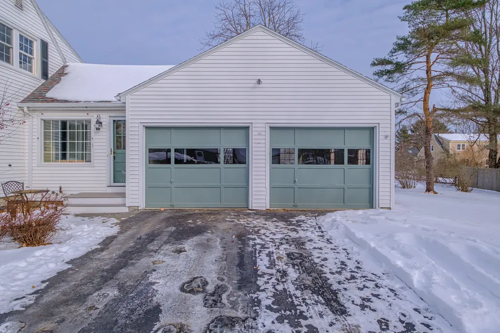 6 Woodside Drive Cumberland ME 04021