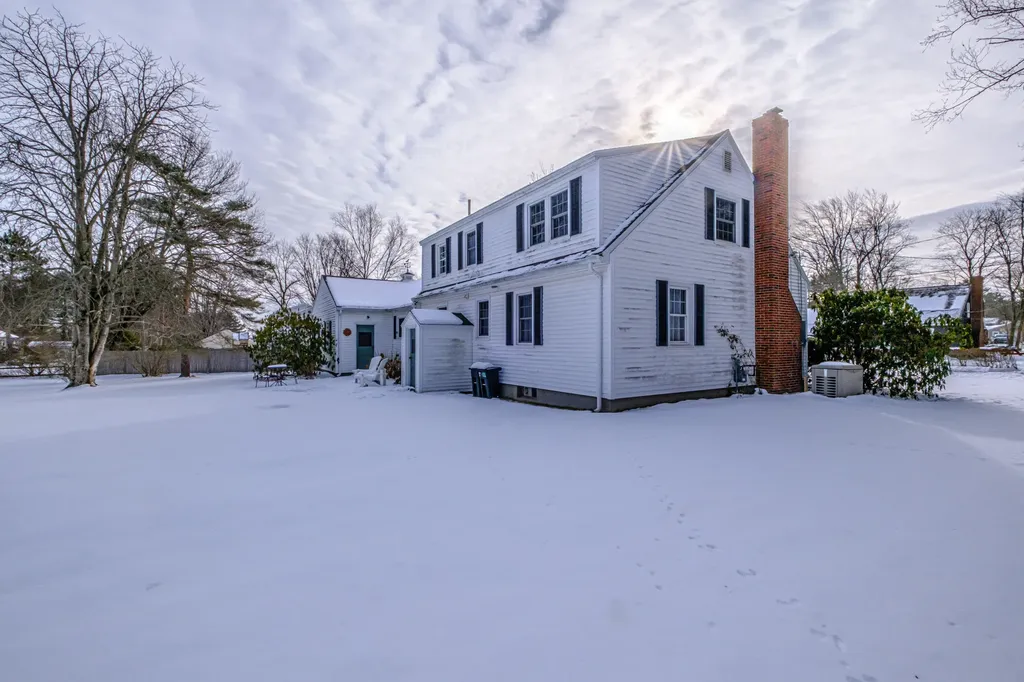 6 Woodside Drive Cumberland ME 04021
