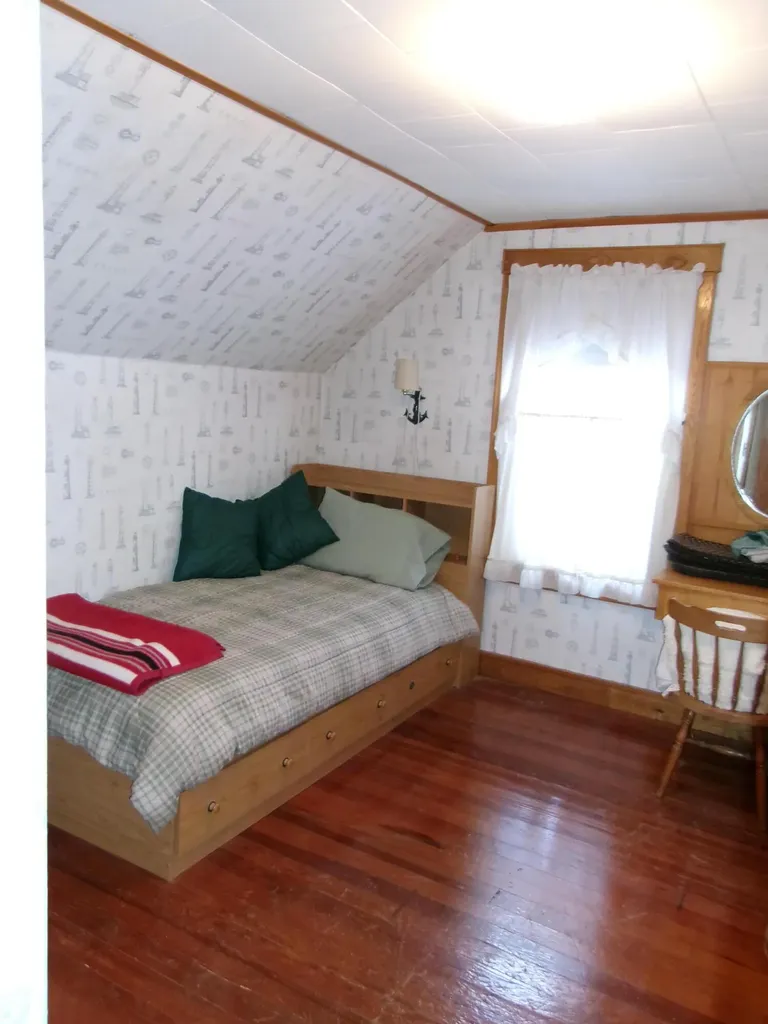 6 Morgan Street Lincoln ME 04457
