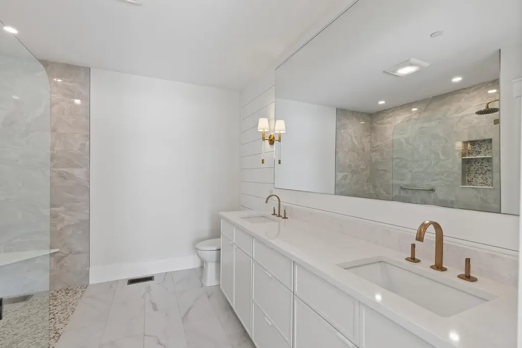 7 Isle Avenue Saco ME 04072
