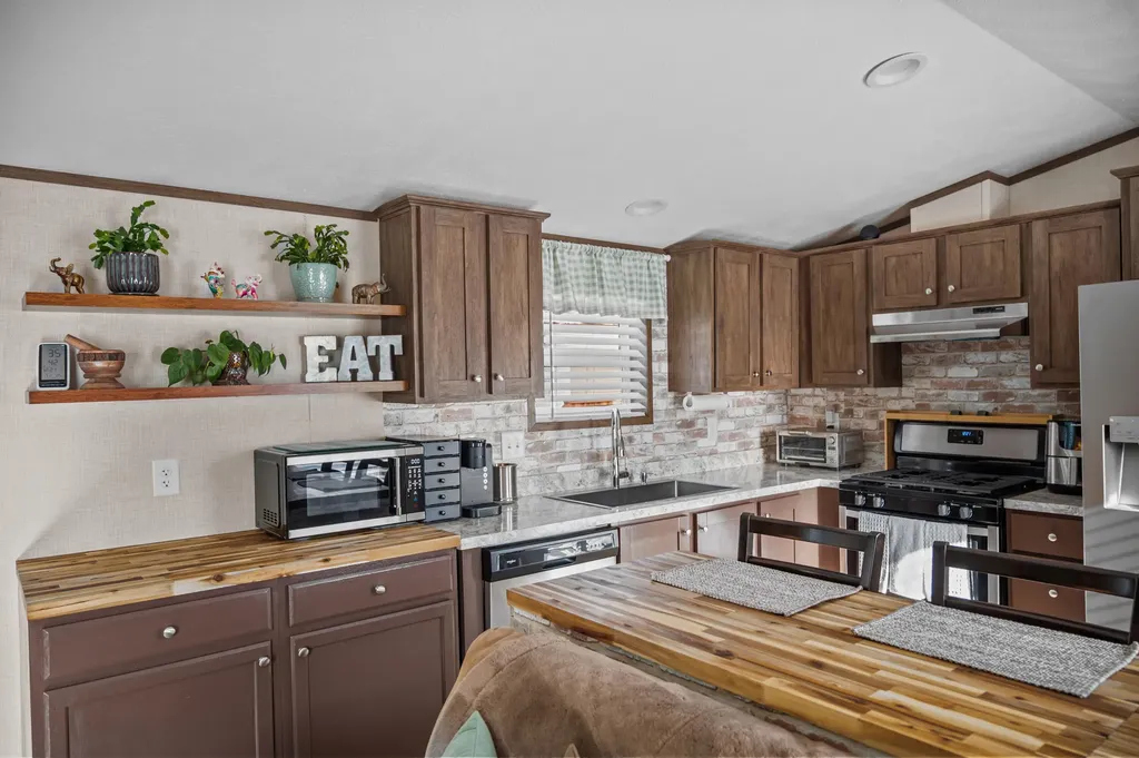 29 Maplewood Drive Limington ME 04049