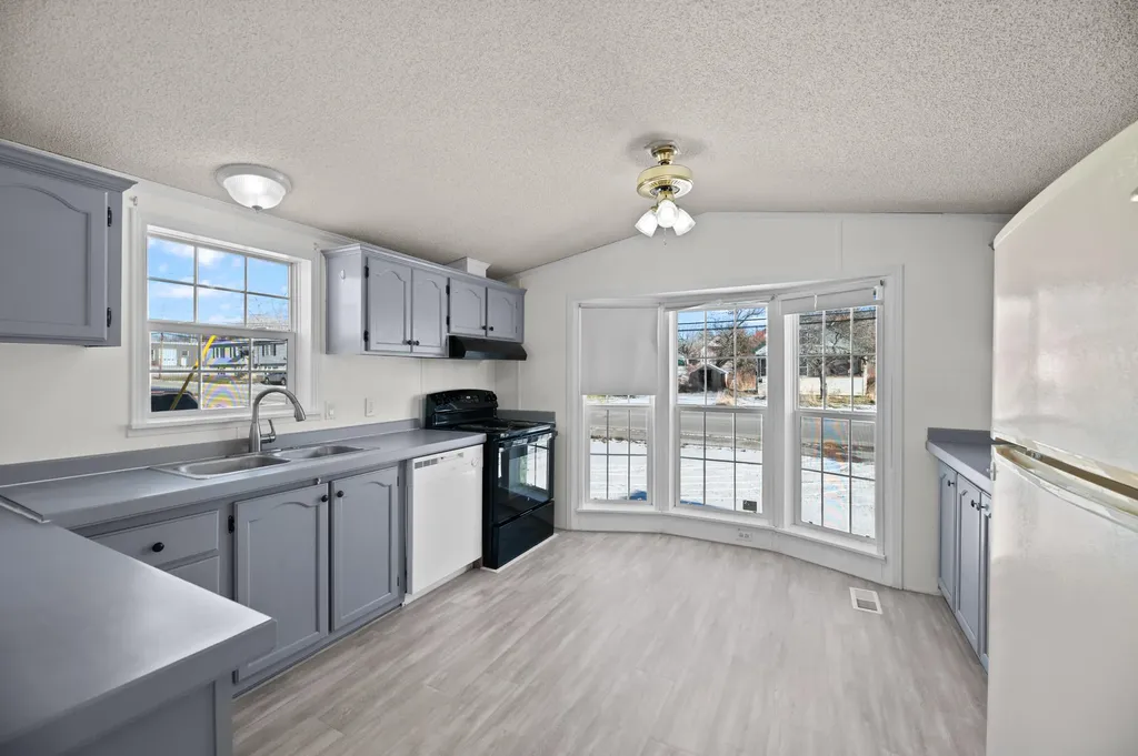 58 Fleming Street Lincoln ME 04457