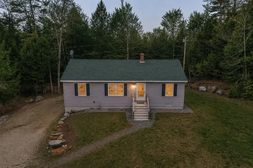 89 Boot Cove Lane Winthrop ME 04364