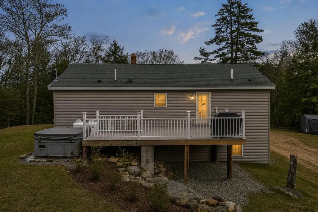 89 Boot Cove Lane Winthrop ME 04364