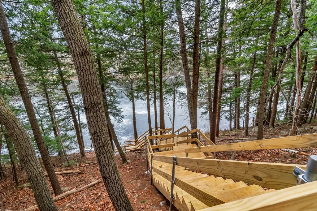 89 Boot Cove Lane Winthrop ME 04364