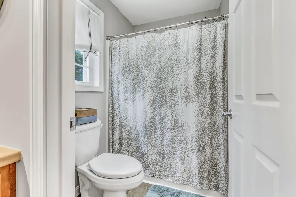 89 Boot Cove Lane Winthrop ME 04364