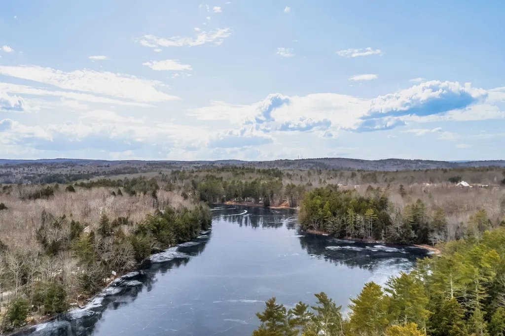 89 Boot Cove Lane Winthrop ME 04364