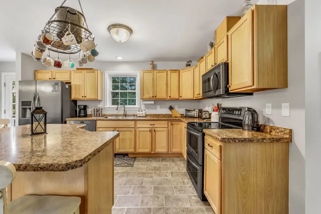 89 Boot Cove Lane Winthrop ME 04364
