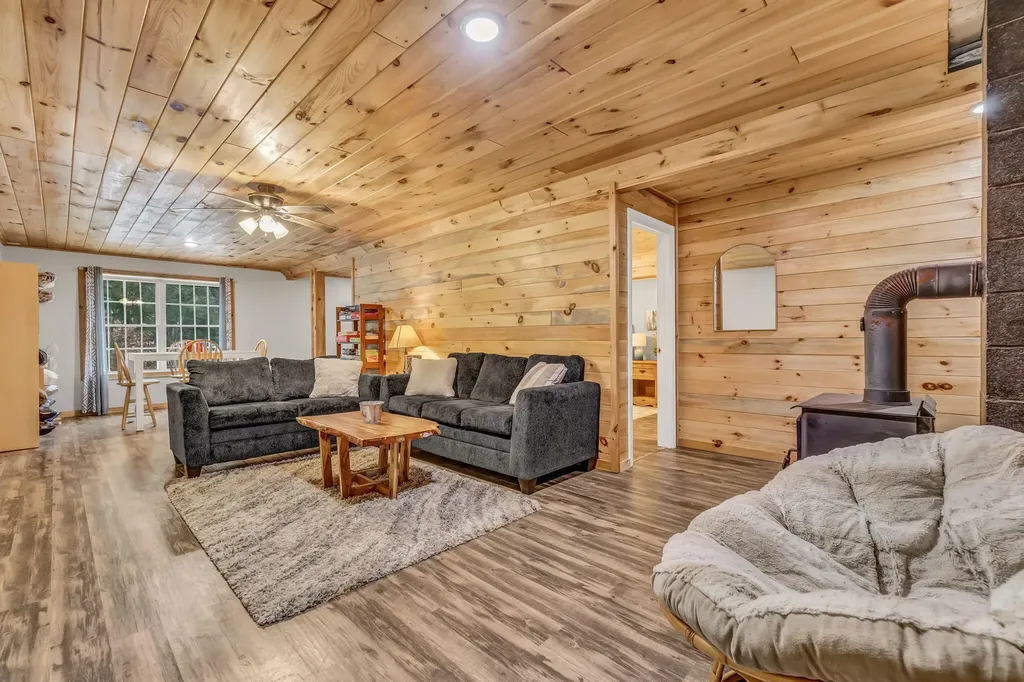 89 Boot Cove Lane Winthrop ME 04364
