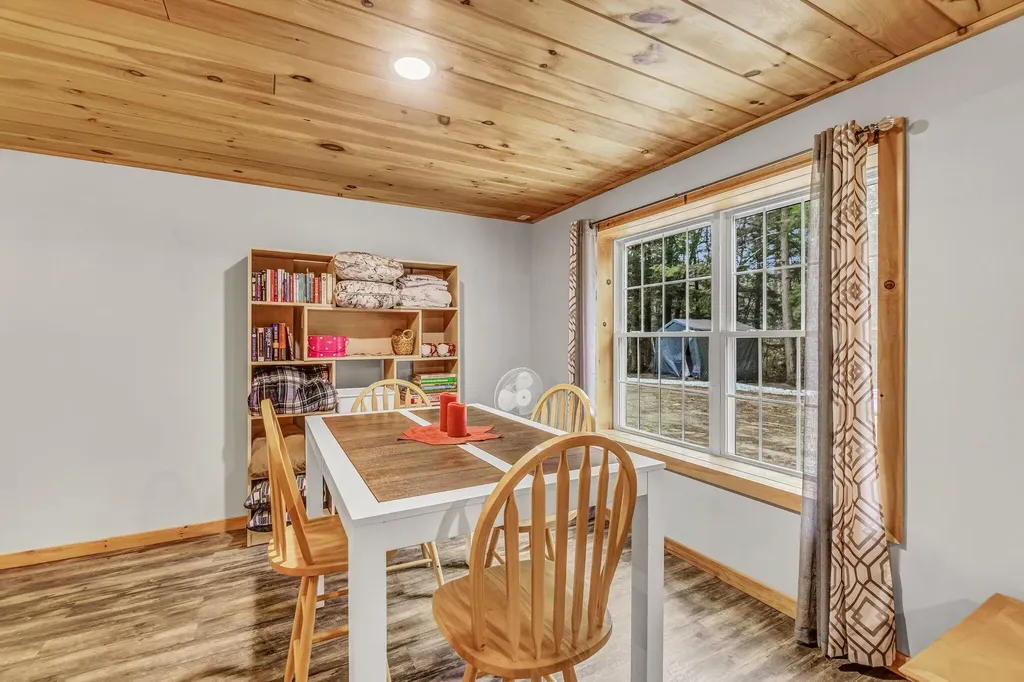 89 Boot Cove Lane Winthrop ME 04364
