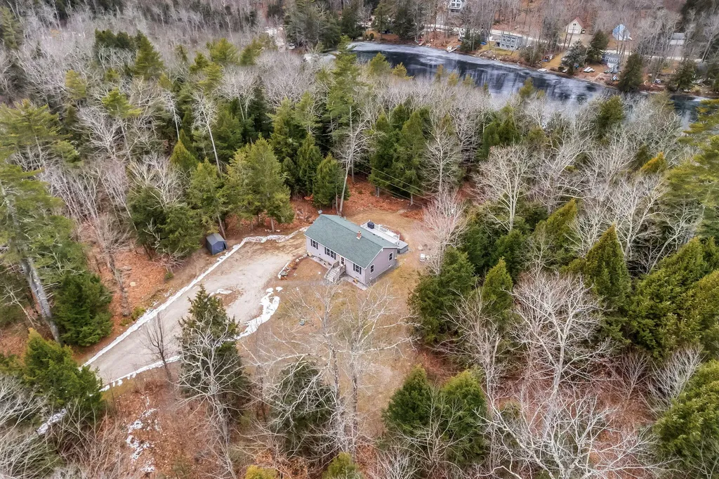 89 Boot Cove Lane Winthrop ME 04364