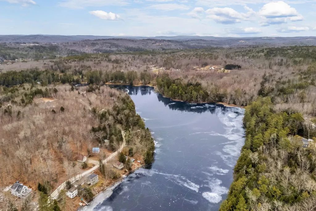 89 Boot Cove Lane Winthrop ME 04364