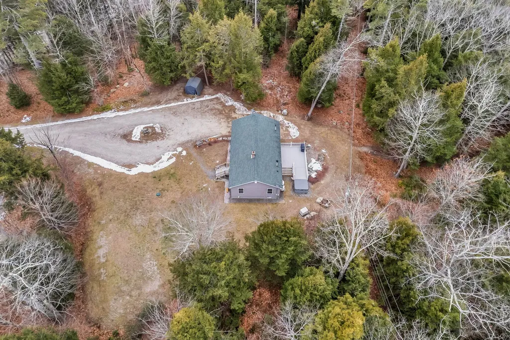 89 Boot Cove Lane Winthrop ME 04364
