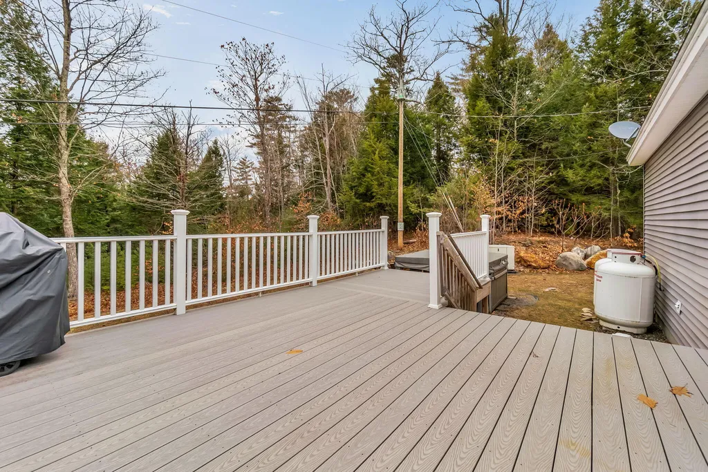 89 Boot Cove Lane Winthrop ME 04364